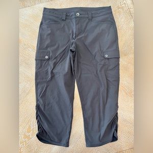 EDDIE BAUER Cropped Pants Waist 32” Inseam 20” Black Size 8 Pockets Outdoor